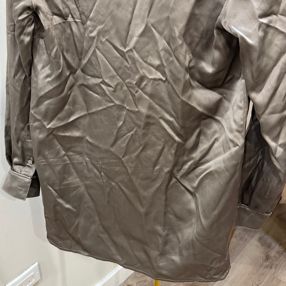 Silk Laundry Relaxed Blazer in slate or hazelnut sandwashed silk. - Picture 9 of 9